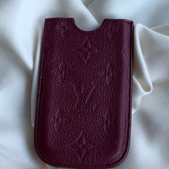 Louis Vuitton leather iPhone case - Picture 3 of 11